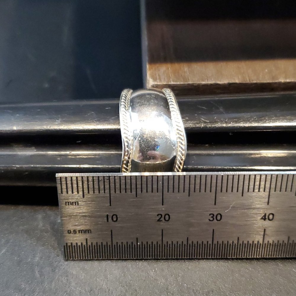 Size 9.75 925 Sterling Silver Cool Large Slight V Shape Ring - Picture 6 of 7
